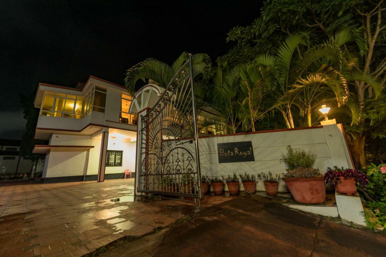Bota Royal Hotel Kushalnagar Luaran gambar